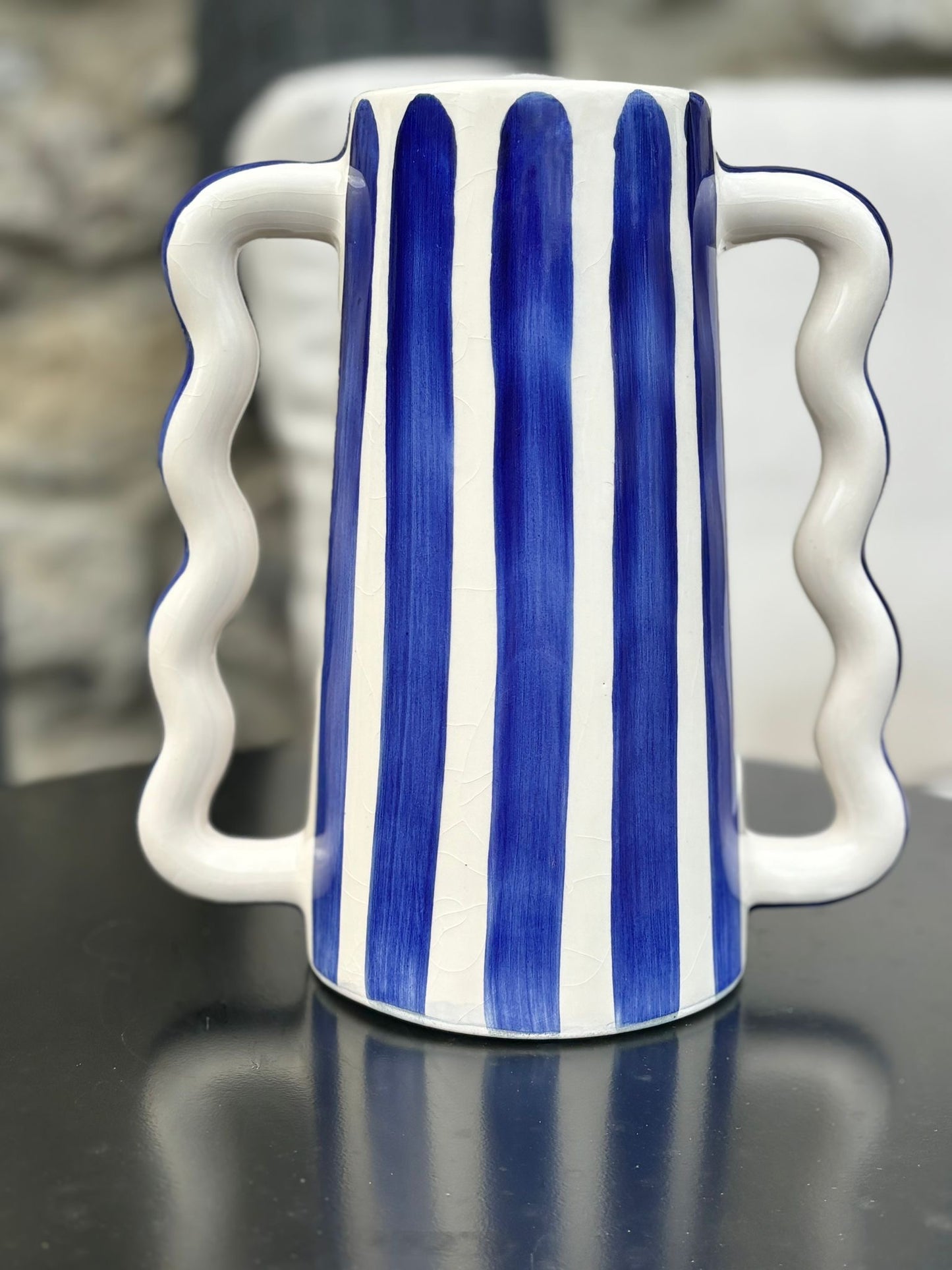Vase aux anses en forme de vague - 22 cm